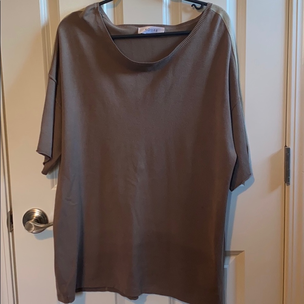 Men’s oversized top